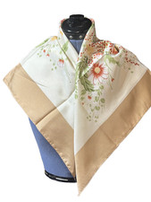 Leonardi Lady Scarf Italian Polyester 30" square Floral Spray Daisies Easy Care
