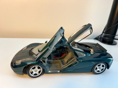 Maisto 1:18 Scale 1993 McLaren F1 Special Edition Midnight Green