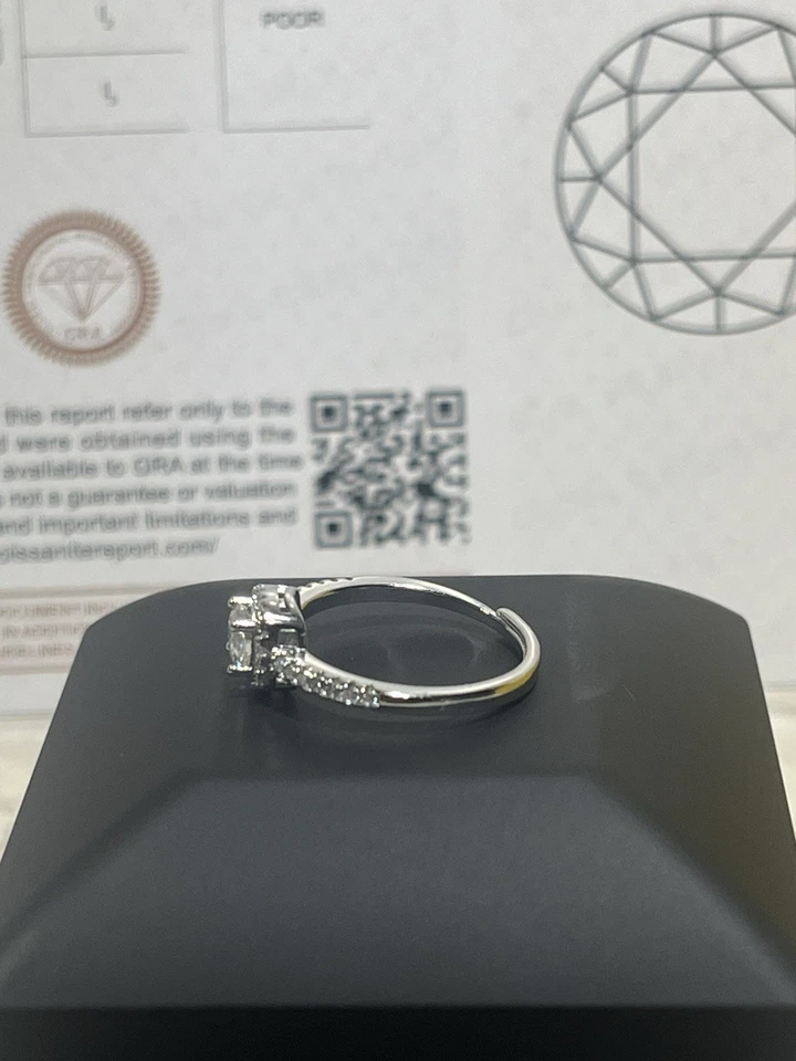 VVS1 diamond engagement ring (US Size 6-9) - Image 4 of 4