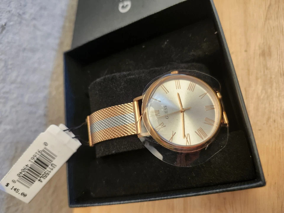 Reloj Guess U1155L4 para mujer nuevo con etiquetas $145 Foto 3 de 4