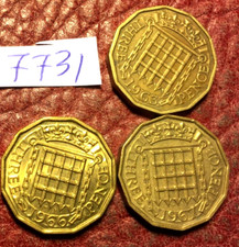 3 ELIZABETH II BRASS THREEPENCES 1963, 1966 1967 - JOB LOT 7731