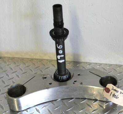 2000 VICTORY V92SC FRONT FORKS CLAMP LOWER TRIPLE TREE STEM