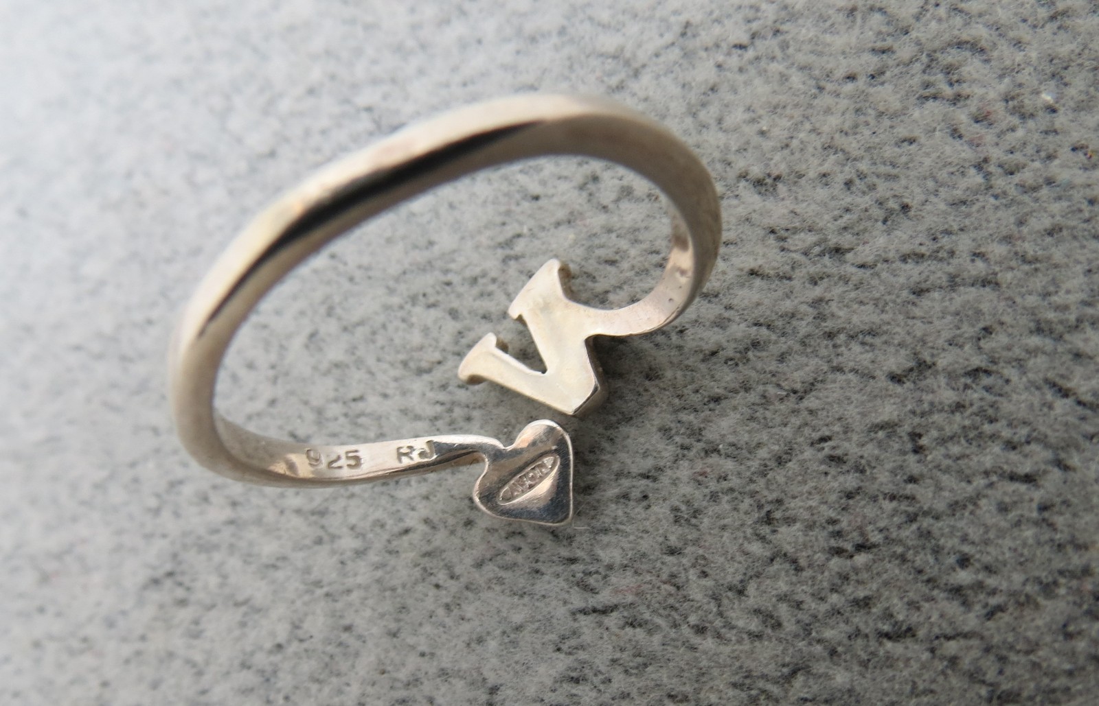Vintage AVON Adjustable Initial "V" Ring Sterling… - image 3