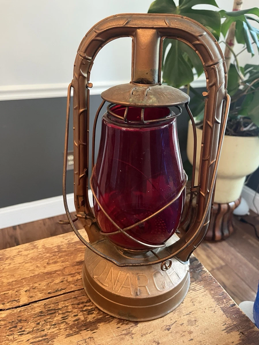 Dietz Monarch Lantern In Collectible Railroad Lanterns & Lamps for