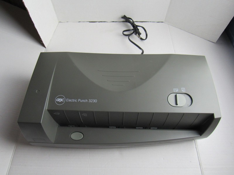 GBC Electric Punch 3230 Adjustable 24-Page 2-3 Hole Electric Punch
