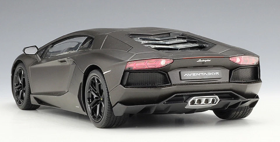 Welly 1:18 Lamborghini Aventador LP700-4 Racing Diecast Model Car Matte Black - Image 4 of 4