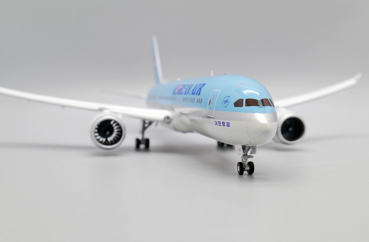 1:200 JC Wings Korean Air Boeing 787-9 HL8345 Passenger Airplane
