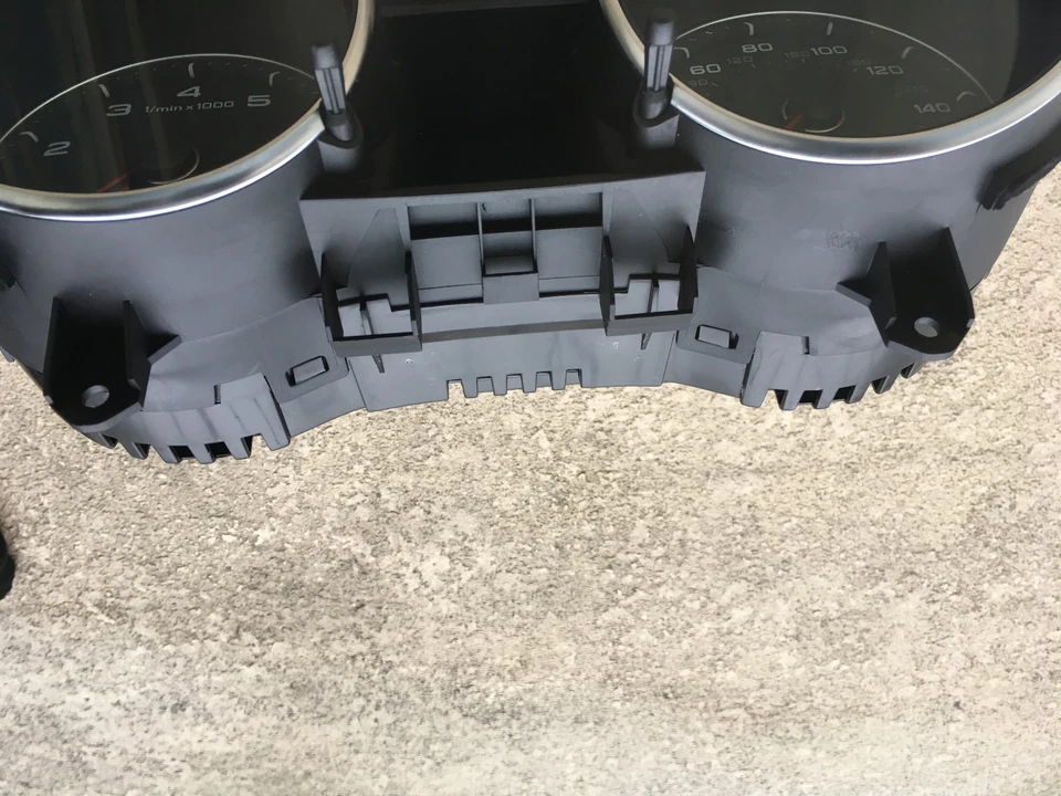 Audi TT Quattro 2008 cupé 3,2 L MK2 OEM cuadro de instrumentos indicadores  Foto 3 de 4