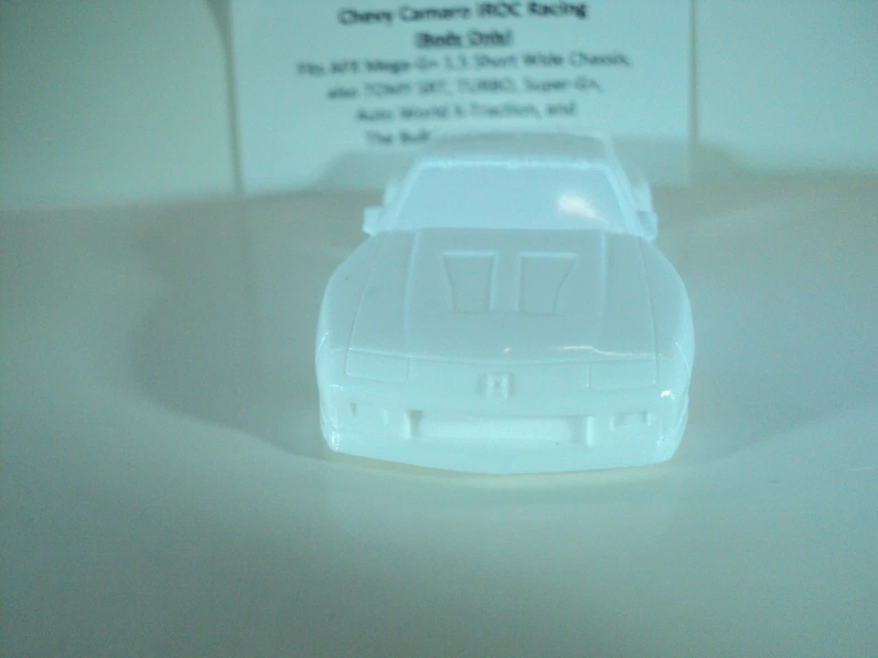 Carrocería de auto ranura de resina HO Chevy Camaro IROC negra TOMY Mega-G+ chasis corto 1,5 Foto 2 de 4