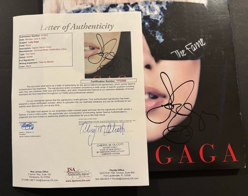 LADY GAGA SIGNIERT THE FAME VINYL-LP JSA LOA #YY53205 AUTO-PLATTE - Bild 8 von 10