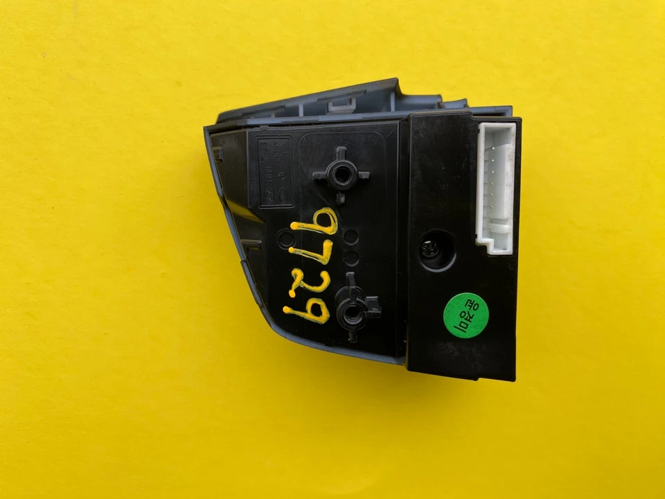 2015-2016 HYUNDAI GENESIS STEERING WHEEL CRUISE CONTROL SWITCH OEM 96700-B1000 - Image 3 of 4