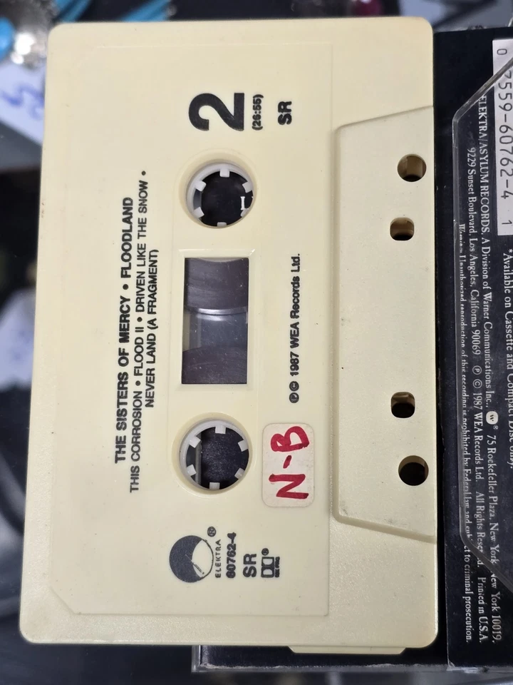 Floodland от The Sisters of Mercy (кассета, январь-1987, Elektra (этикетка) - Изображение 2 из 4