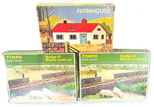Timpo England 1:32 Model Farm FARMHOUSE  HEDGE STONE WALL Empty Box Lot NM 70