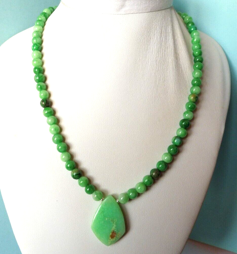 Collier chrysoprase verte et argent massif, un trésor de nature