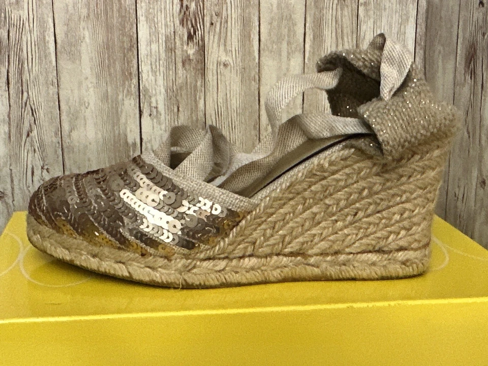 Circa ~ Cuñas de alpargata Joan & David con lentejuelas con tiras ~ Talla 7 Foto 3 de 4