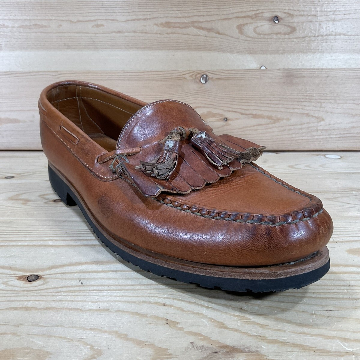 Allen Edmonds Nashua Slip On Tassel Loafer Men display picture 2