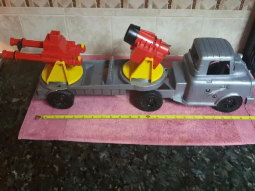 Vintage Ideal Toys Sky Sweeper Air Defense "Rocket" Launcher Truck 1960s 