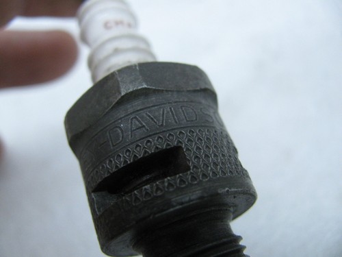 Pair original Harley Davidson Champion #4 Spark Plugs Panhead aircooled - Picture 3 of 9