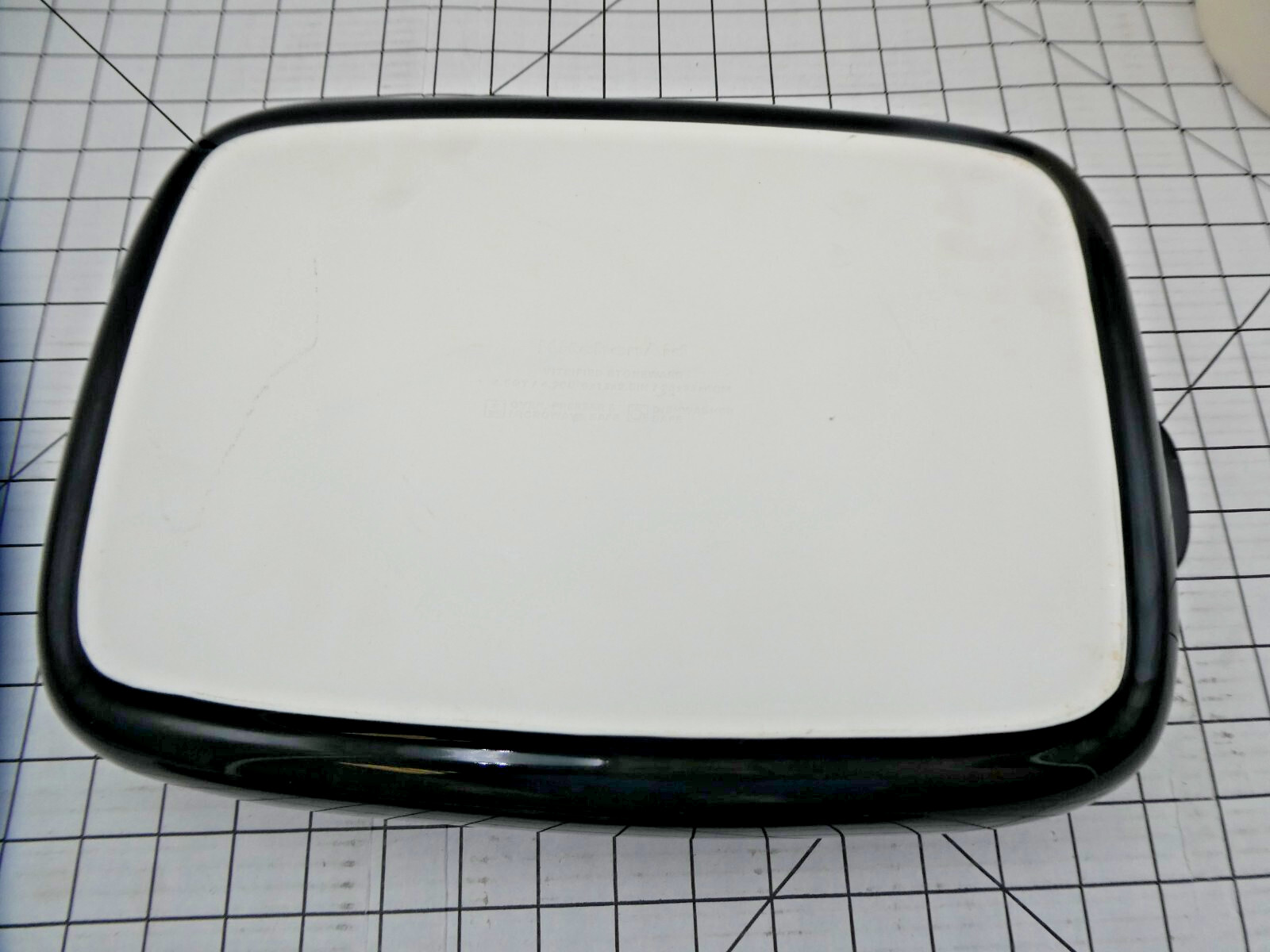 KitchenAid 4.5-qt Black Rectangular Vitrified Stoneware Baker with Lid/Trivet