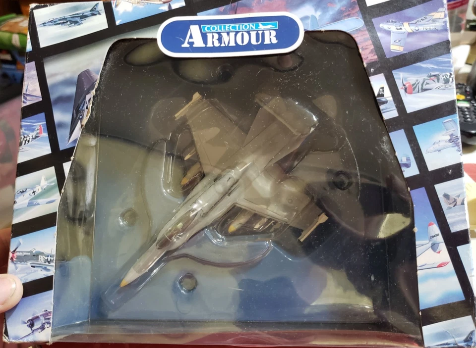 Franklin Mint Precision Models F18 HORNET Armour ART 5167 B11 B017 1/100 F18-B1 - Image 2 of 4