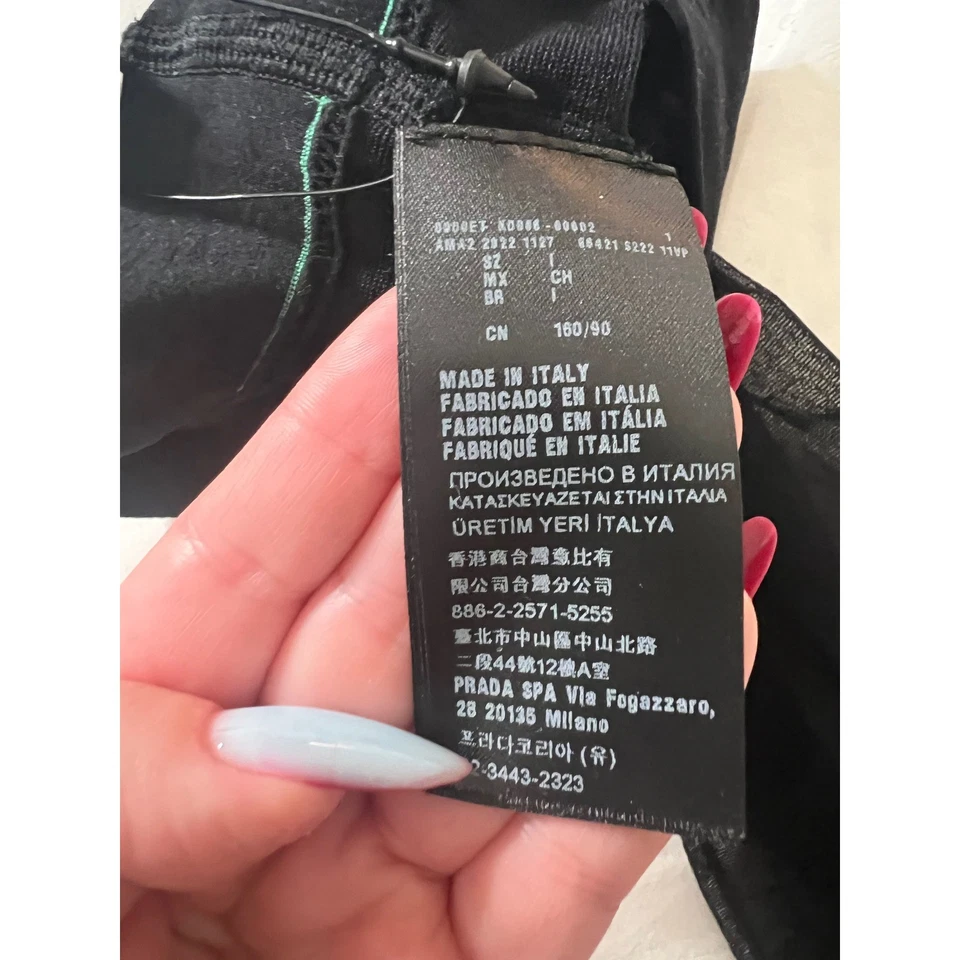 Medias Prada Negras Nailon Ligeras Opacas Transparentes Detalle de Logo Hecho en Italia Talla 1 Nuevas con Etiquetas Foto 4 de 4