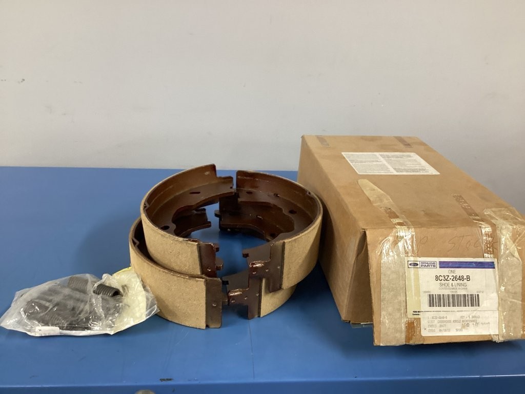 Genuine Ford Motorcraft Parking Brake Shoes BRPF-9  8C3Z-2648-B OEM NOS