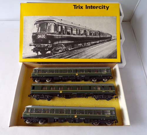 TRIX  1178 INTERCITY DIESEL 2 CAR SET  + NE5197 2ND CLASS BRAKE COACH OO GAUGE | Condition: Used