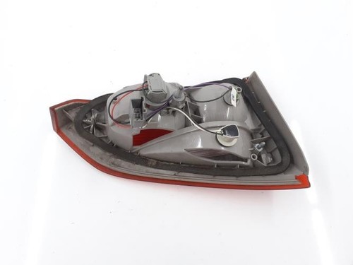 Luz trasera secundaria derecha (luces) FORD FOCUS 3 PHASE 2 BREAK 1868296 - Imagen 2 de 3