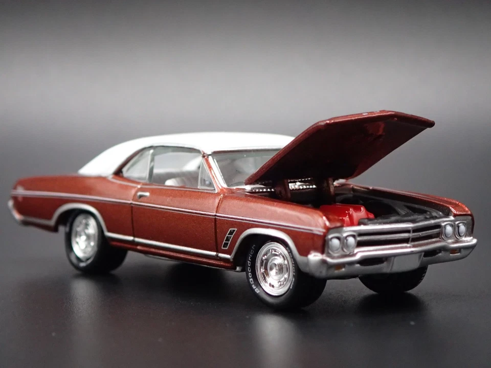 1966 66 Buick Skylark GS Rosso 1:64 Scala da Collezione Diorama Modellino Auto - Immagine 4 di 4
