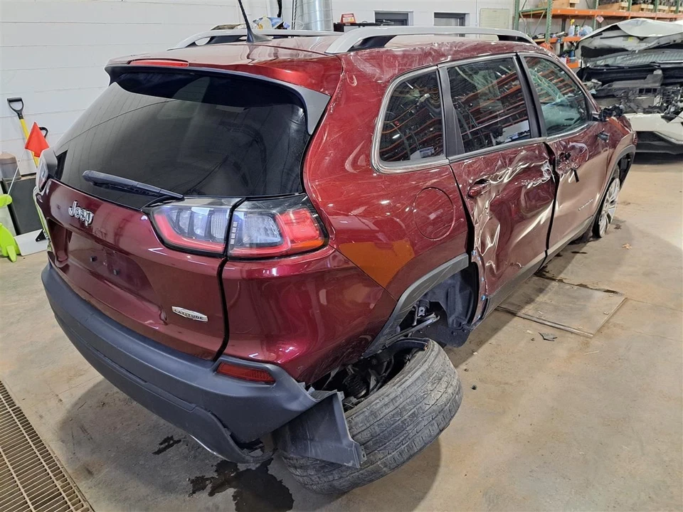 Vidrio de puerta delantera lado pasajero Rh Cherokee Sku #4082742 2019 Foto 4 de 4