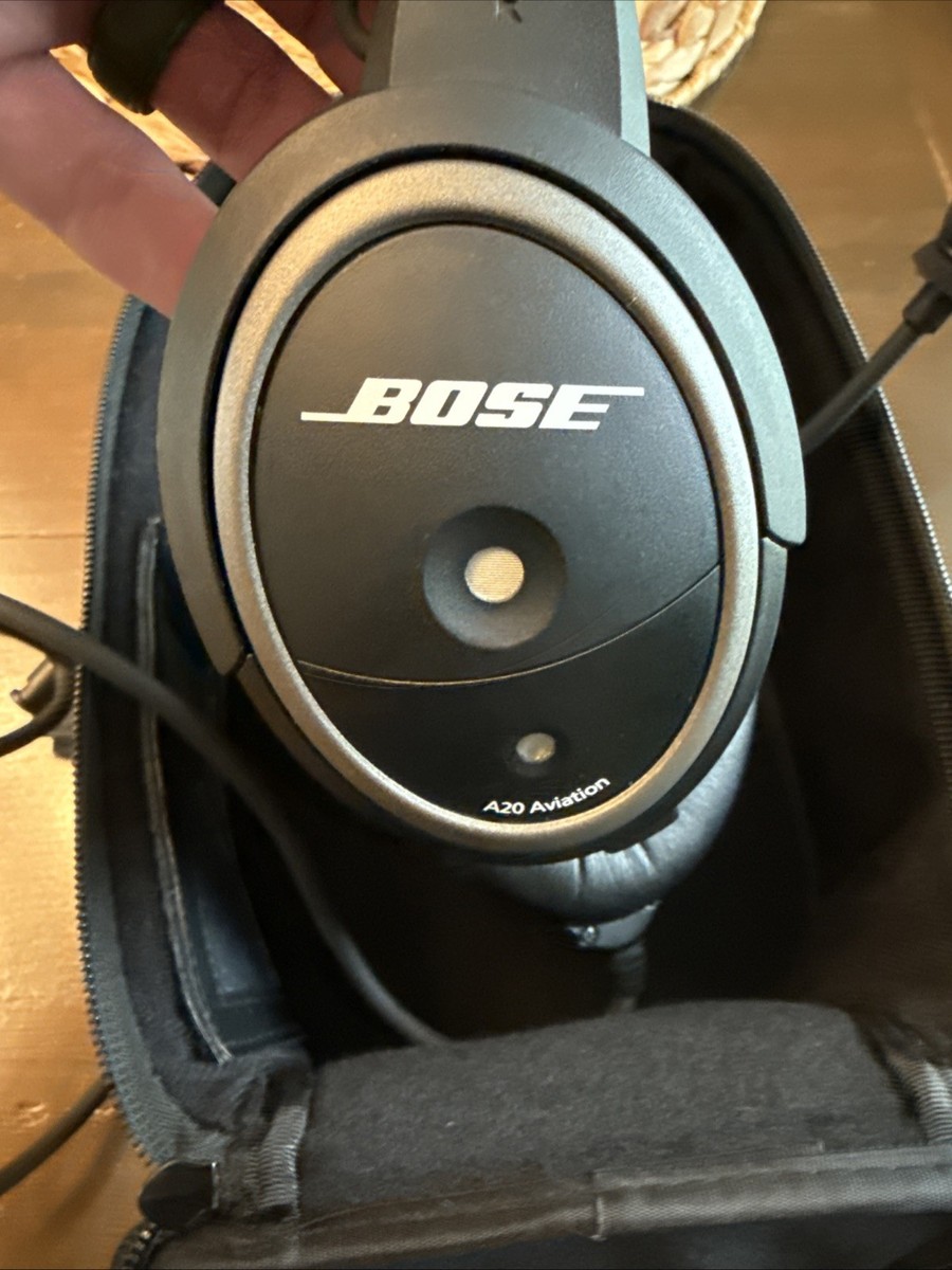 MINT Bose A20 Aviation Headset with U174 Cable and NO