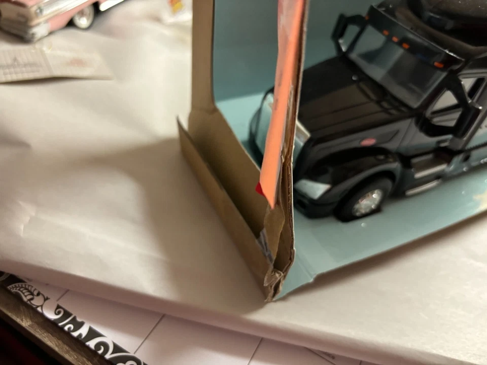 1/32 ERTL PETERBILT 579 DAY CAB SEMI TRACTOR,  NO PACKAGING # B 242 - Image 2 of 4