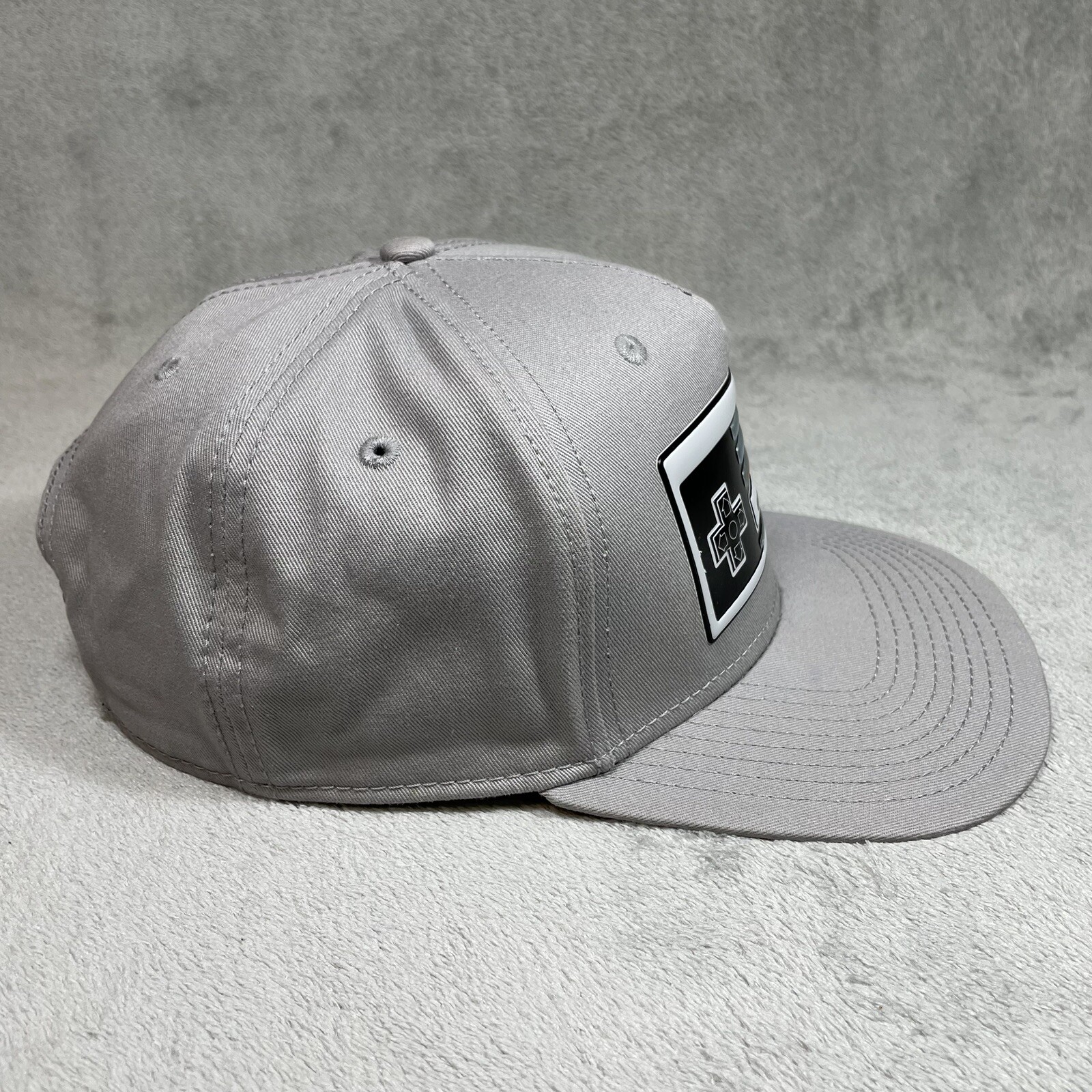 Nintendo NES Controller Gray Red Snapback Hat Cap… - image 2