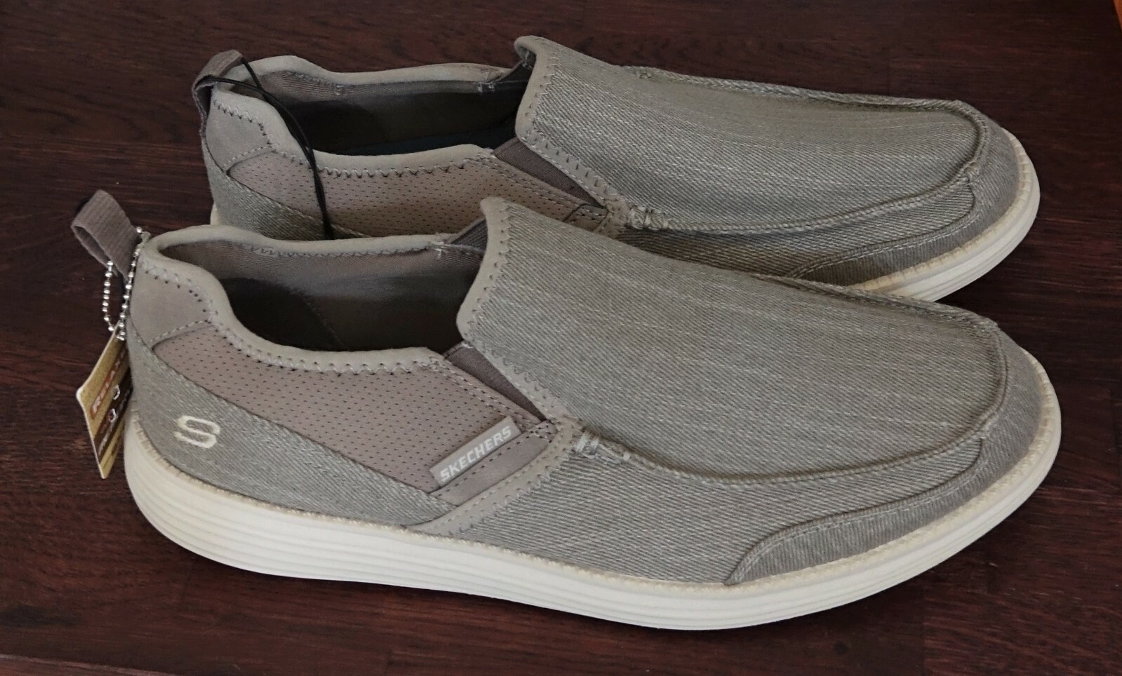 skechers status delton