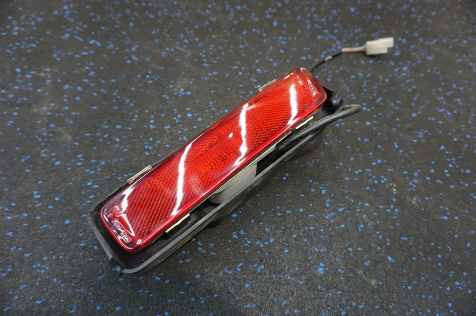 Luz de señal de giro marcador trasero izquierdo roja 94463142500 OEM Porsche 944 1984-91 Foto 2 de 4