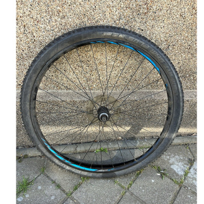 Shimano Vorderrad 28 Mountainbike Alu schwarz Scheibenbremse Felge Reifen Nabe