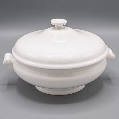 Wedgwood White Covered Vegetable Bowl & Lid - Bone China - FREE USA SHIPPING