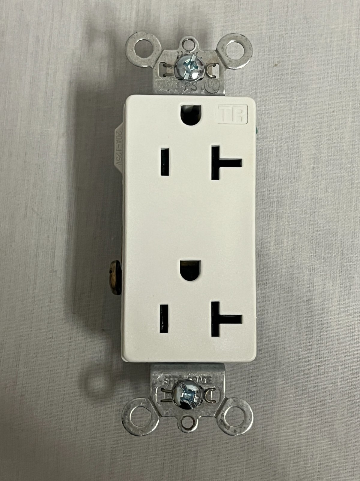 Legrand TR26362W 20 Amp Tamper Resistant White Receptacle ~ NEW LOT OF 10