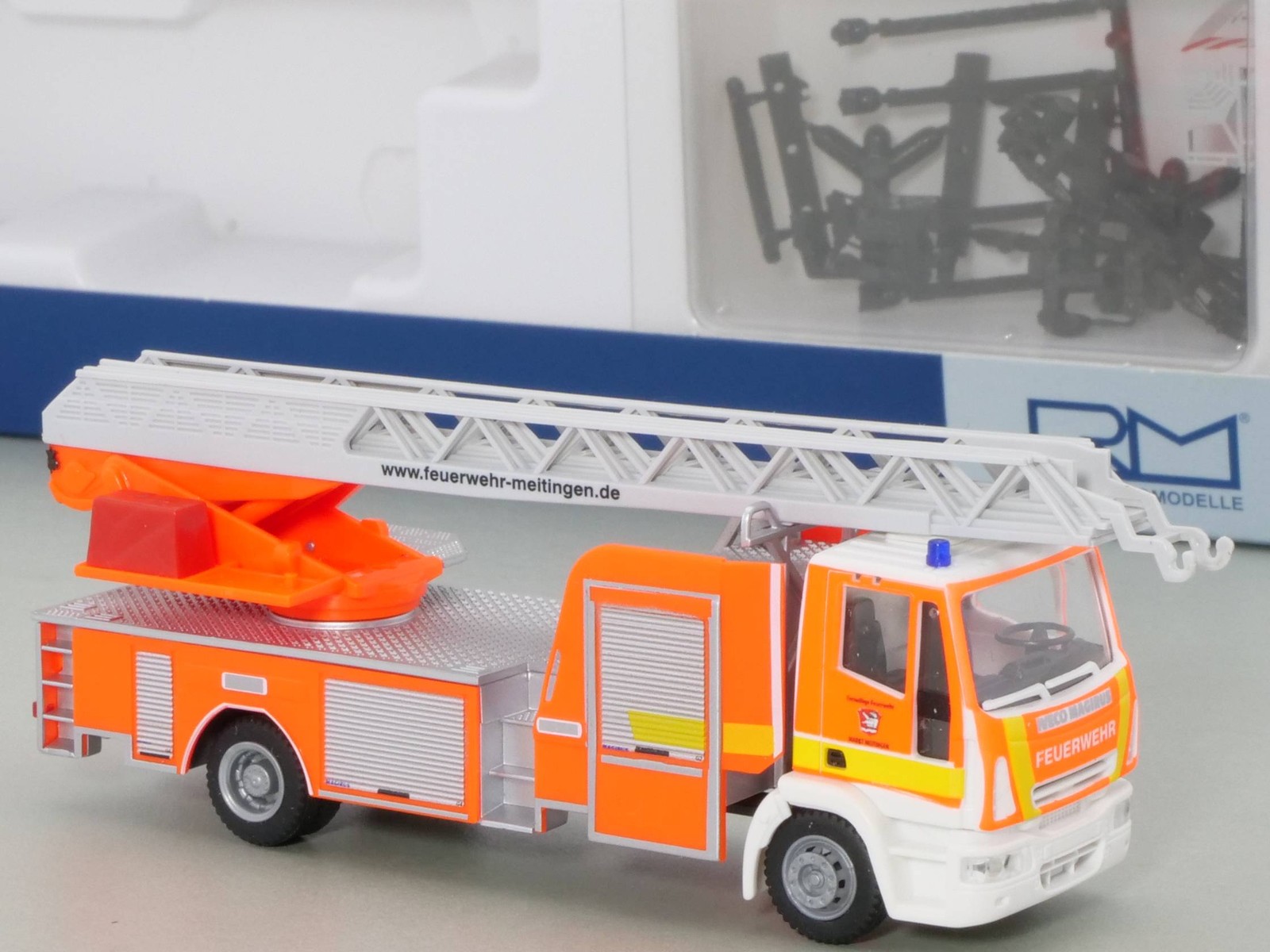 Rietze 68542 Iveco Magirus DLK 32 Fire Truck Meitingen Mint! OVP SG 1703-12-08