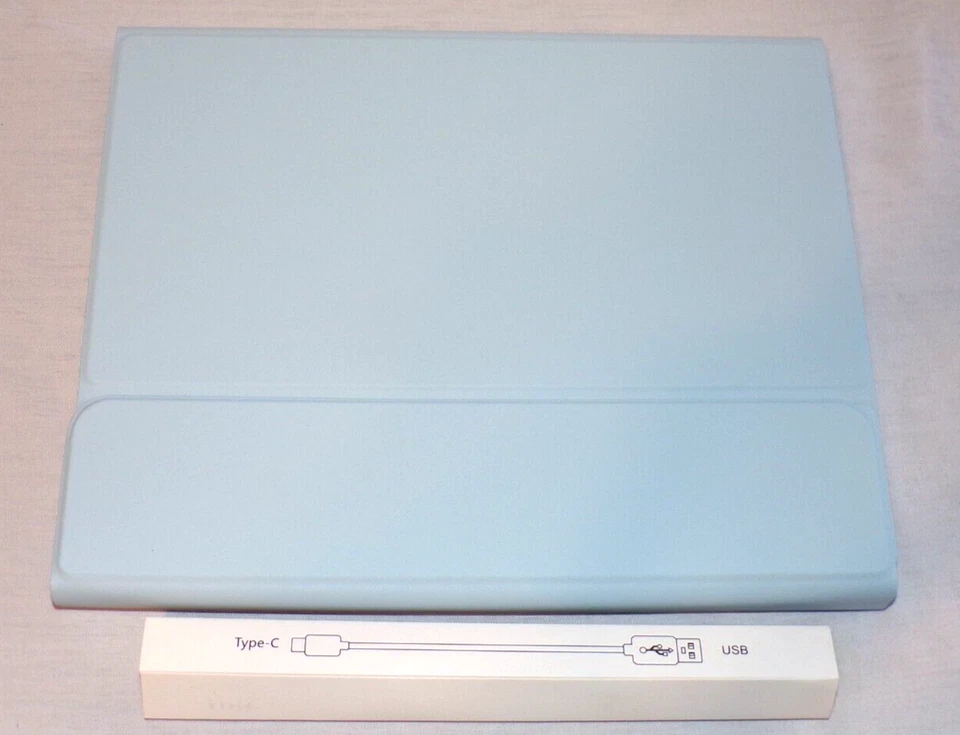 11.5" iPad Pro Soft Case Cover Keyboard USB Cable NIB Baby Blue - Image 2 of 4