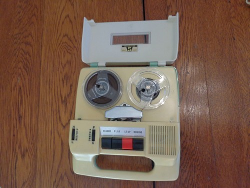 Vintage Juliette Model FT-19 Tape Recorder 5 Transistor Tape Recorder - Picture 10 of 11