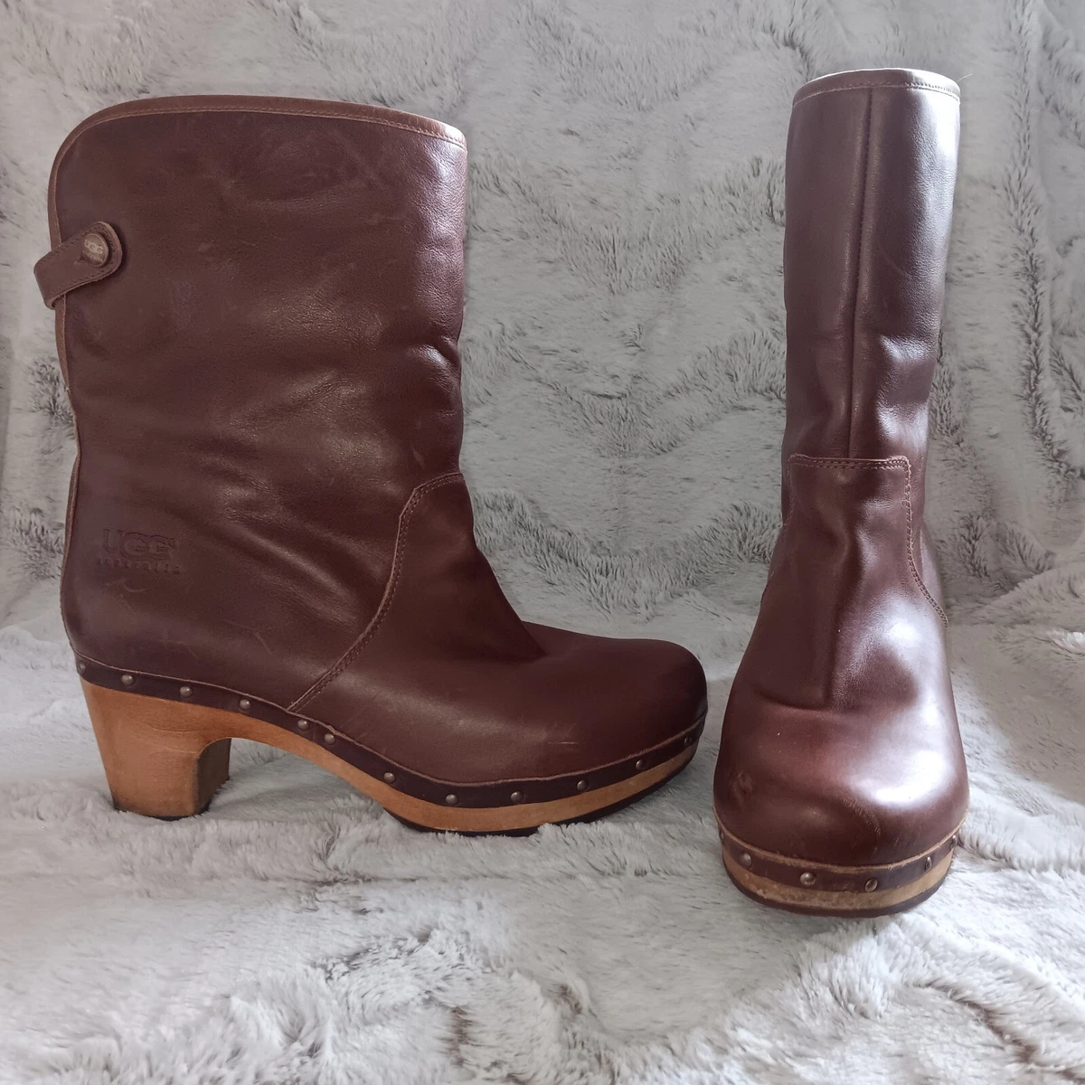 UGG Lynnea II Clog Boots Womens Size 9 Brown Leather Studded