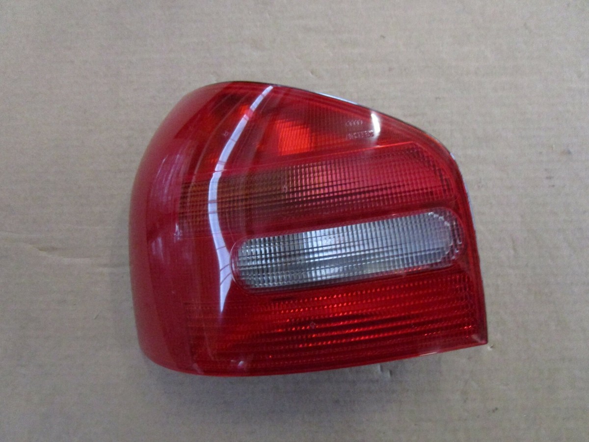 Audi A3 8L 1 Rücklicht Rückleuchte Heckleuchte Blinker links Neu
