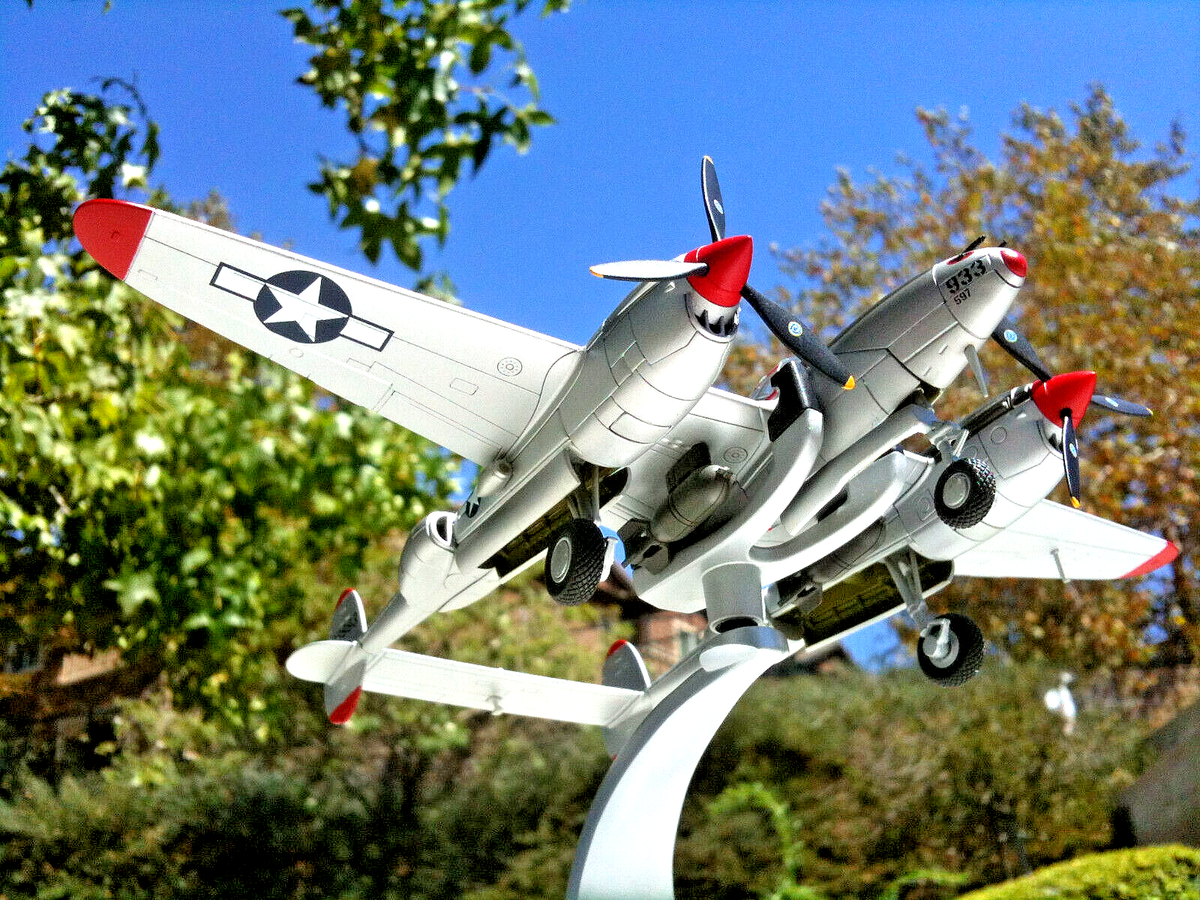 P38 Lightning リチャード・ボング 限定版 1:72 Lockheed P-38J Lightning, Richard Ira Bong 1944, 1:72 Scale
