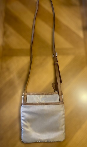 Michael Kors Kempton Large Pocket Crossbody Bag - Picture 9 of 10