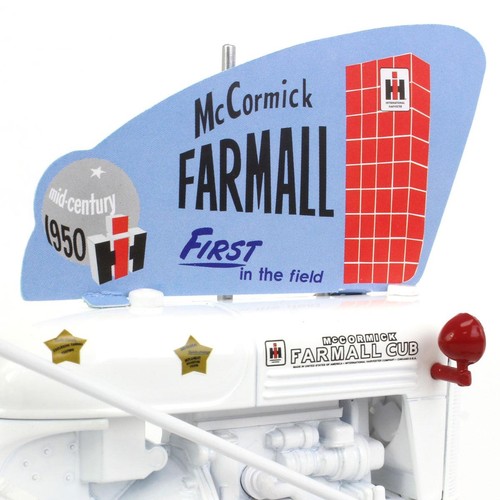 Spec Cast 1/16 International Harvester Farmall Cub White Demonstrator ZJD1907 - Picture 5 of 7