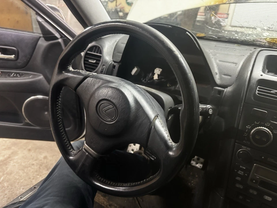 Lexus Is300 2001-2005 manual*** volante trans con pieza de aire central 🔥 Foto 2 de 4