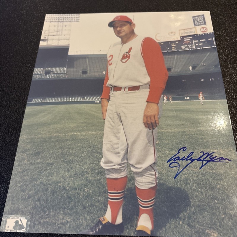 BASEBALL~SIGNED EARLY WYNN (HOF) 8x10 GLOSSY PHOTOGRAPH~CLEVELAND (FINAL YEAR)