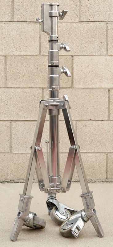 Matthews Low Jr Roller stand