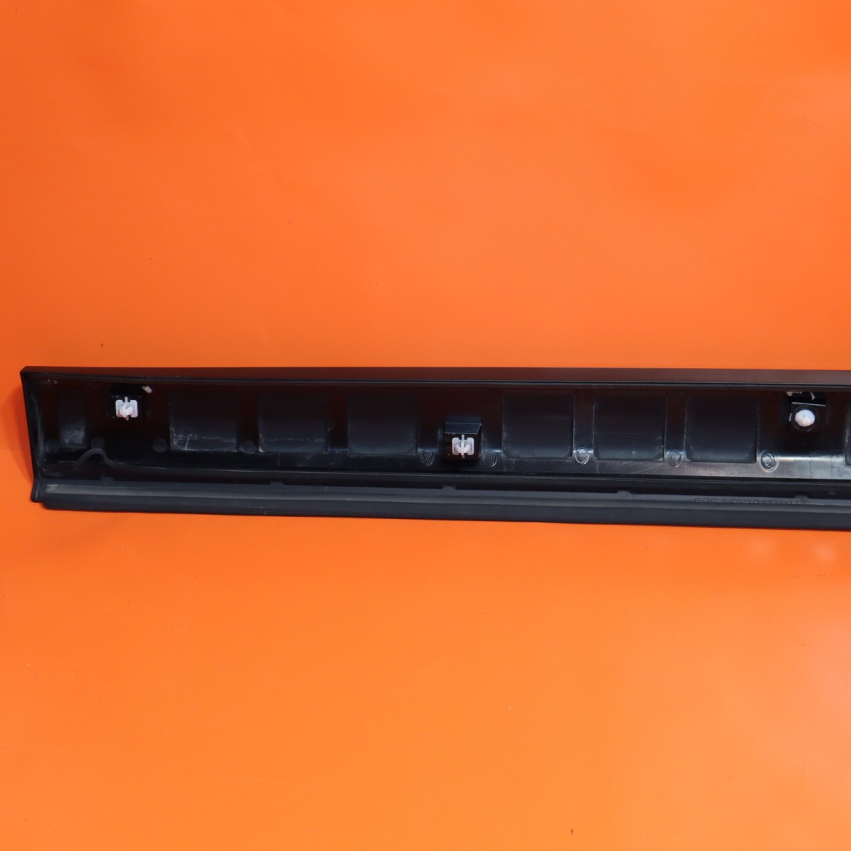 Rolls-Royce Cullinan 2021-2023 Front Right Body molding P/N 51137448586